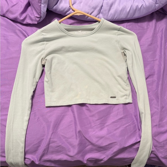 hollister sage green crop top ( one small bleach stab in picture 2) - Picture 1 of 4